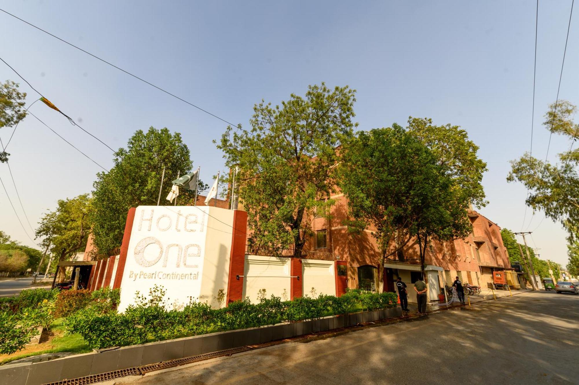 Hotel One Faisalabad Exterior photo